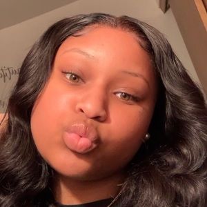 Meet your Posher, Johnnae